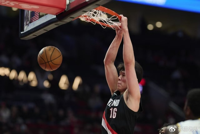 杨瀚森首秀惊艳砍4分3篮板，开拓者大胜篮网