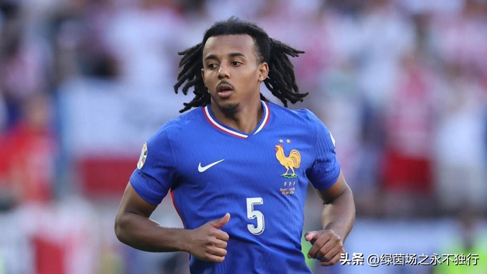 巴萨右后卫孔德引英超三强争夺 转会费或降至