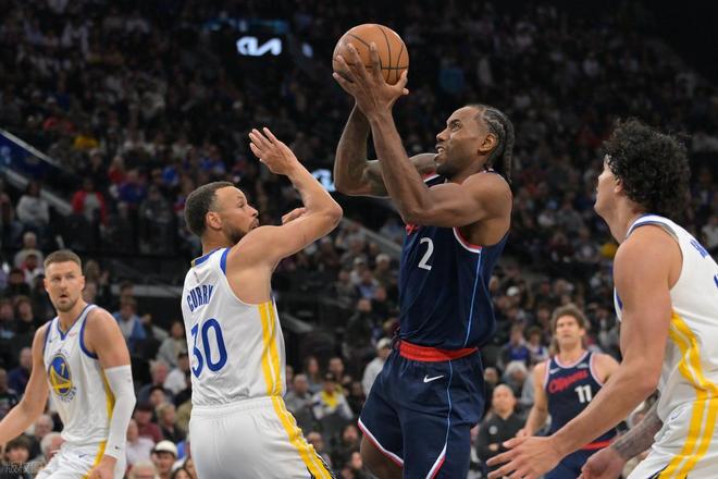 勇士逆转快船库里35+霍福德奇兵助逆转