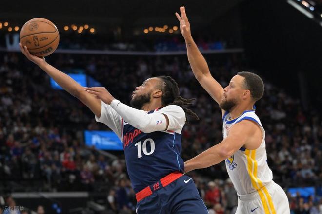 勇士逆转快船库里35+霍福德奇兵助逆转